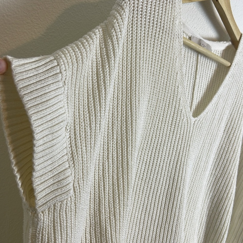 LOFT Cream V-Neck Knit Short Sleeve Sweater - Picture 2 of 7
